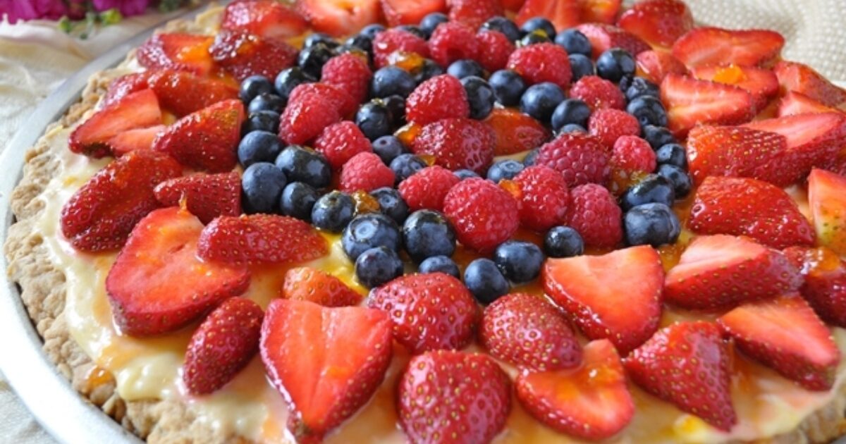 Berry Good Oatmeal Cookie Cake | Speaking of Women’s Health
