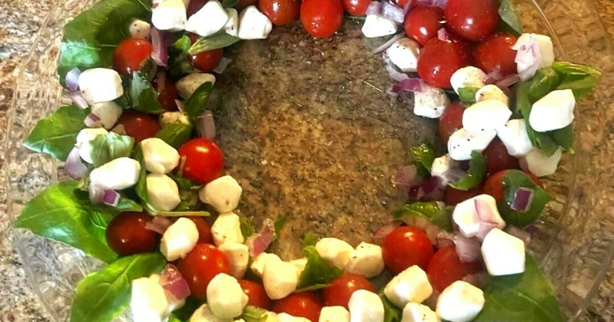 Wreath Caprese Salad | Speaking of Women’s Health